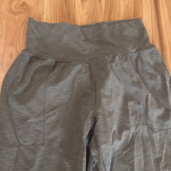 Athleta Salutation Jogger size Medium Women - Picture 2 of 4
